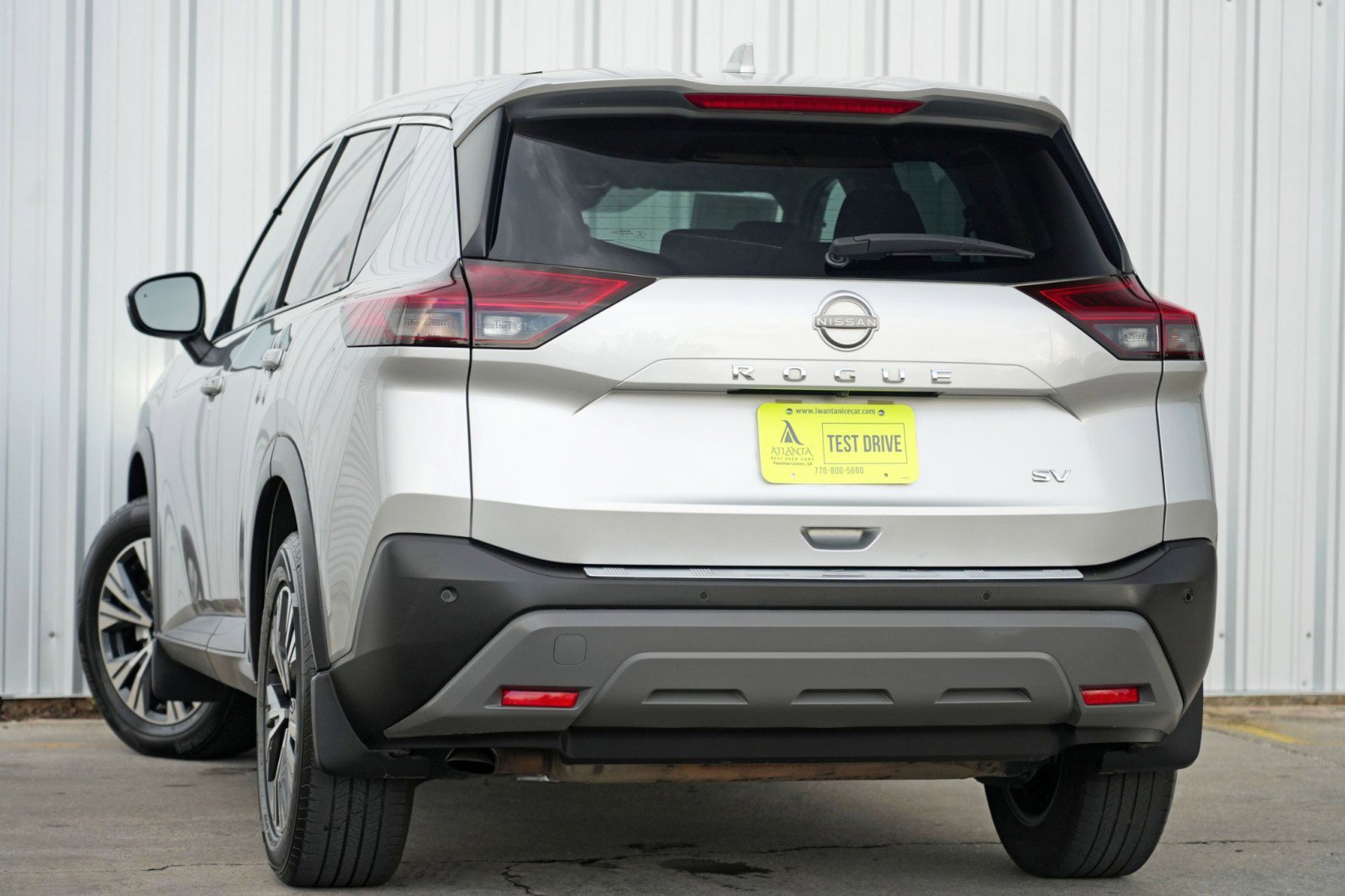 Used 2023 Nissan Rogue SV image 5