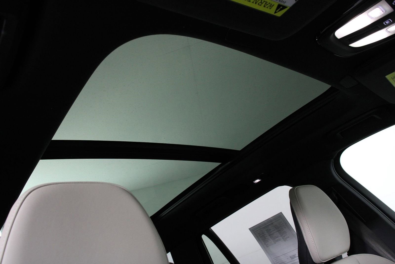Certified 2025 Volvo XC90 T8 Plus AWD/4WD image 23