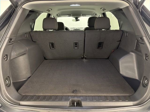 Used 2023 Chevrolet Equinox LT image 32