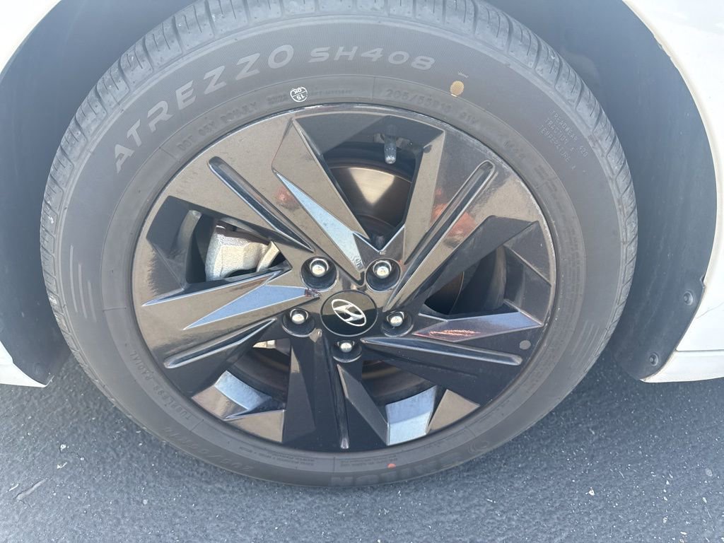 Used 2021 Hyundai Elantra SEL FWD image 11