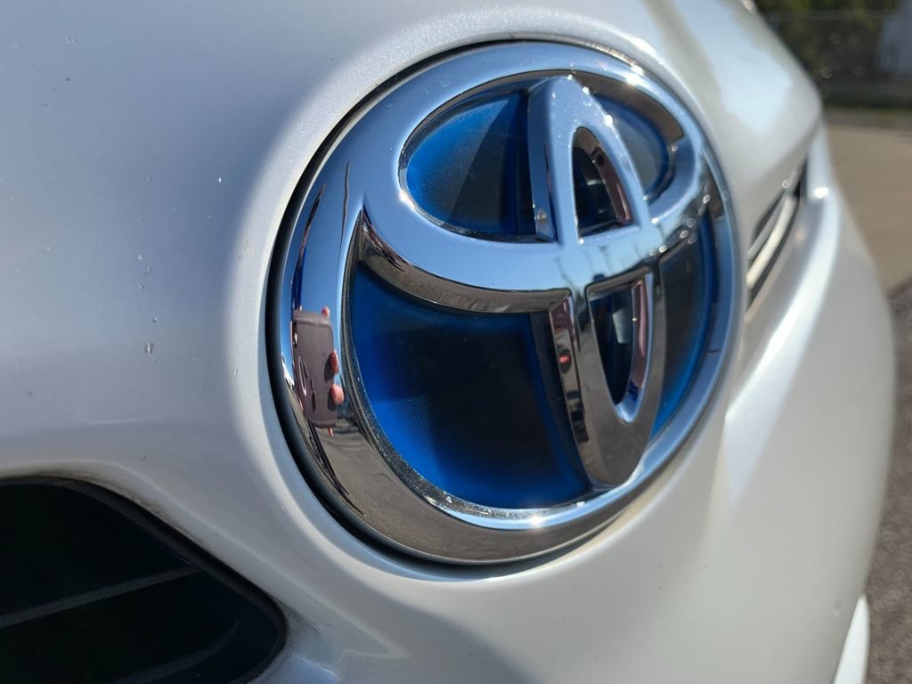 Used 2015 Toyota Prius Persona Series FWD image 39