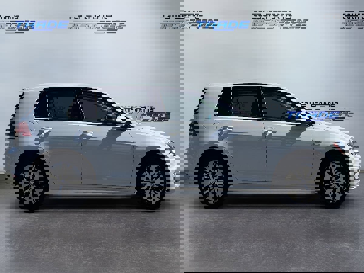 Used 2016 Volkswagen e-Golf SE w/ DC Fast Charging Package image 4