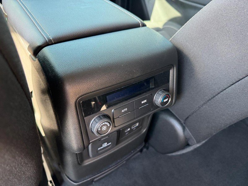 Certified 2023 GMC Acadia SLE w/ Driver Convenience Package image 12