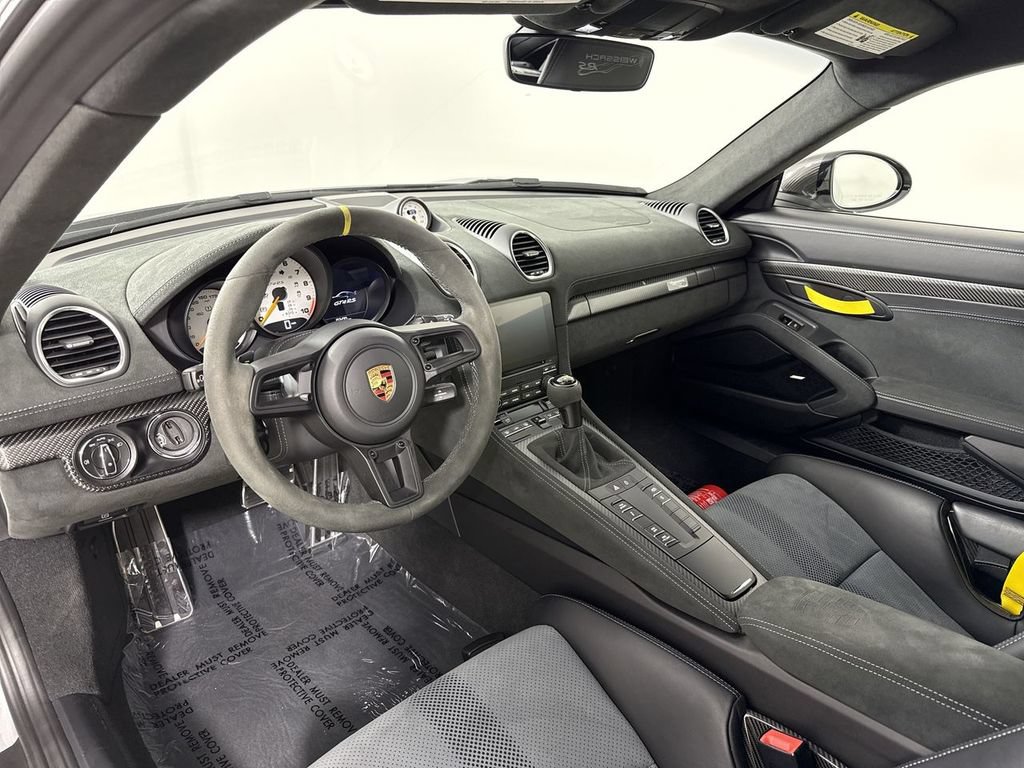 Certified 2024 Porsche 718 Cayman GT4 RS RWD image 4