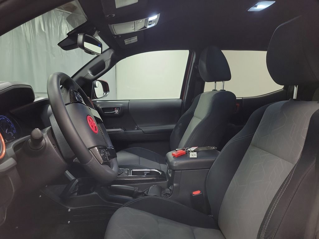 Used 2022 Toyota Tacoma TRD Sport image 12