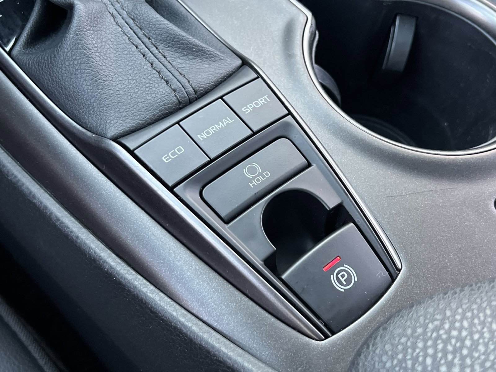 Used 2024 Toyota Camry XSE w/ Navigation Package image 31