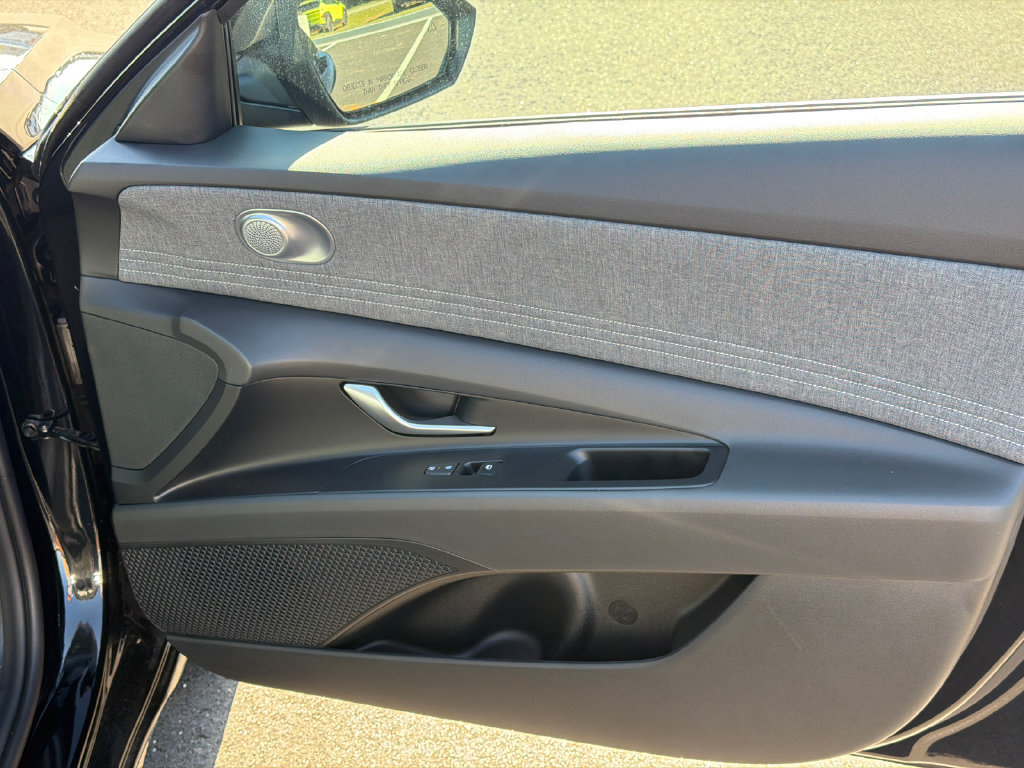 New 2026 Hyundai Elantra SEL Sport FWD image 15