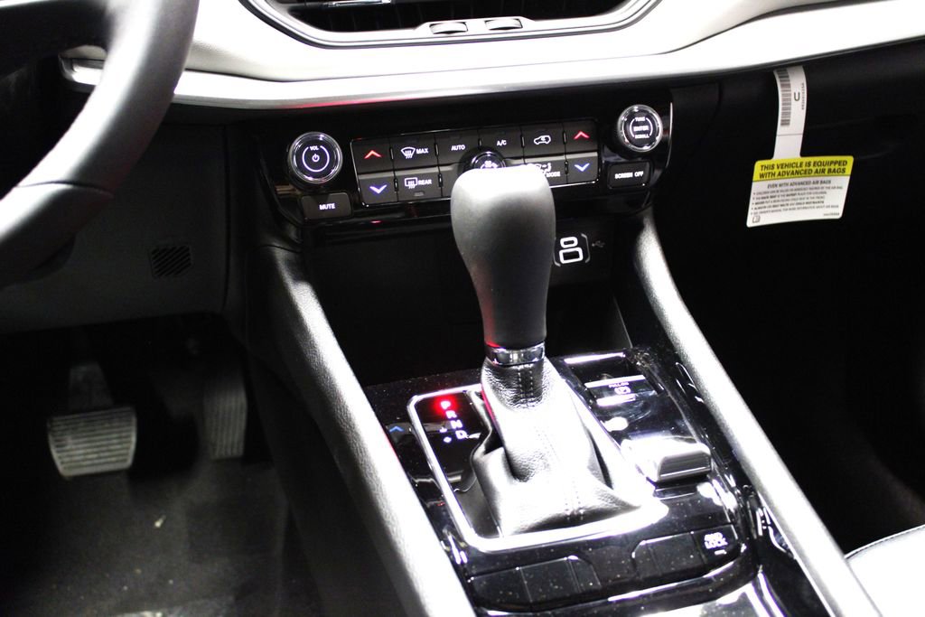 New 2026 Jeep Compass Limited image 18