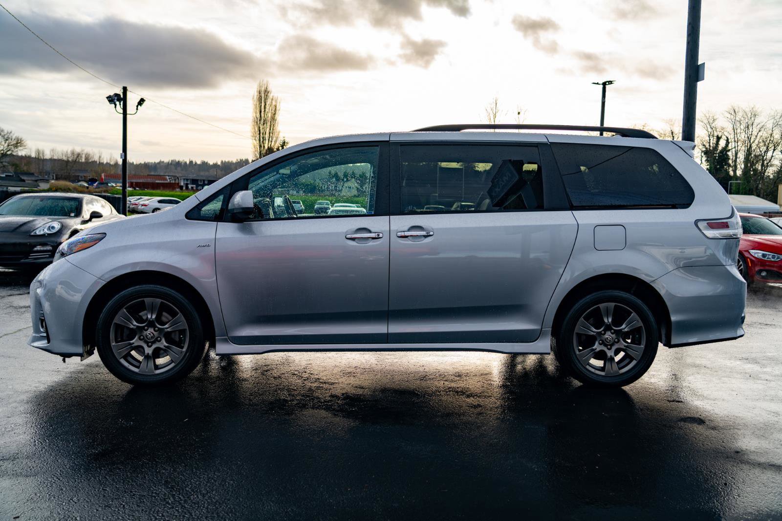 Used 2020 Toyota Sienna SE AWD/4WD image 13