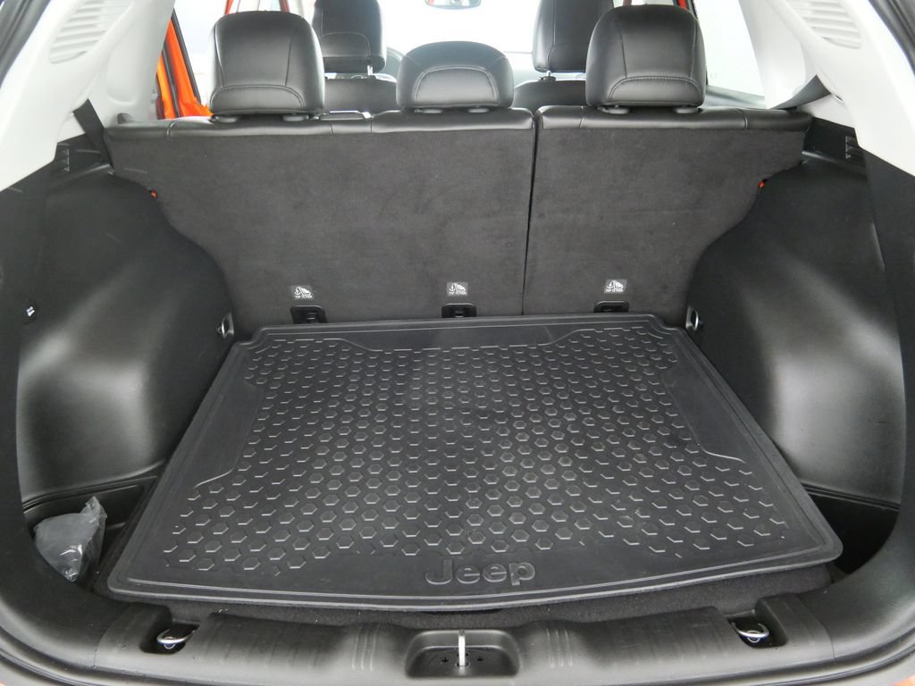 Used 2019 Jeep Compass Trailhawk w/ Leather Interior Group AWD/4WD image 16