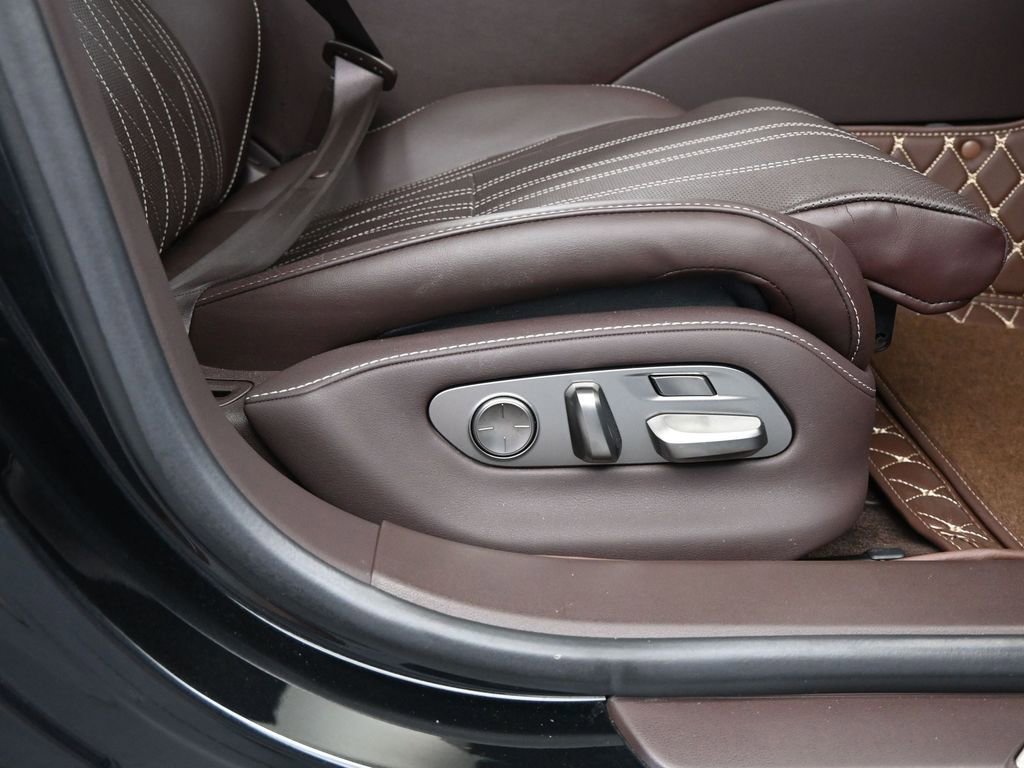 Used 2020 Lexus LS 500 AWD w/ Luxury Package image 13