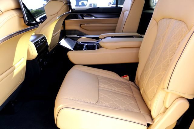 New 2026 Jeep Grand Wagoneer Summit AWD/4WD image 18