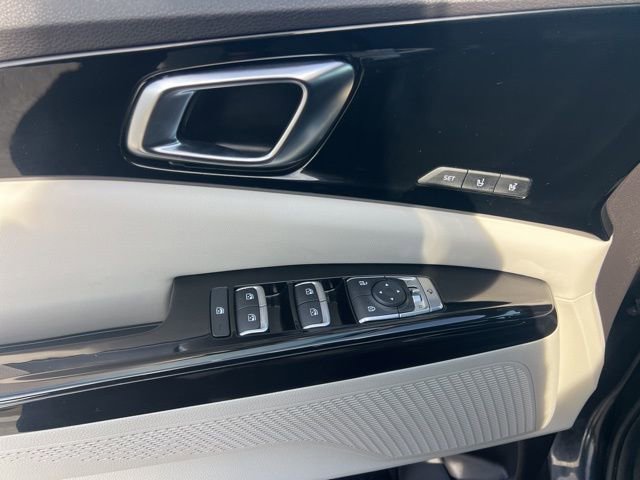 Used 2022 Kia Carnival SX image 6