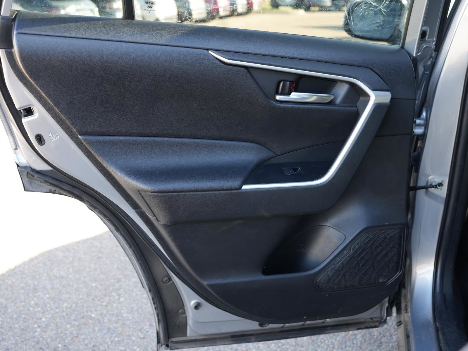 Used 2022 Toyota RAV4 XLE FWD image 15