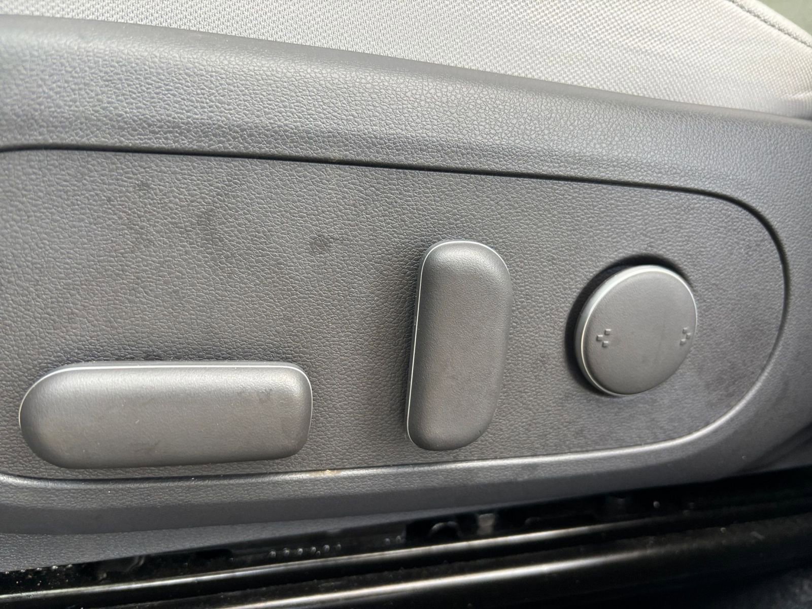 Used 2025 Hyundai Kona SEL image 23