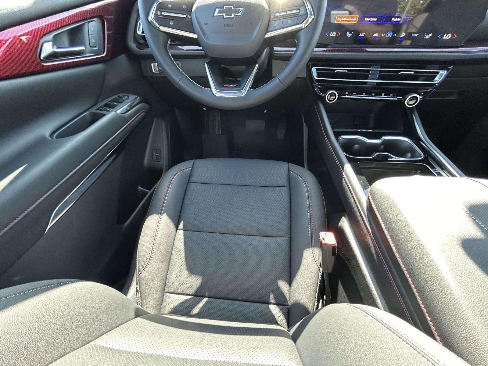 New 2026 Chevrolet Traverse Z71 w/ LPO, Floor Liner Package image 14