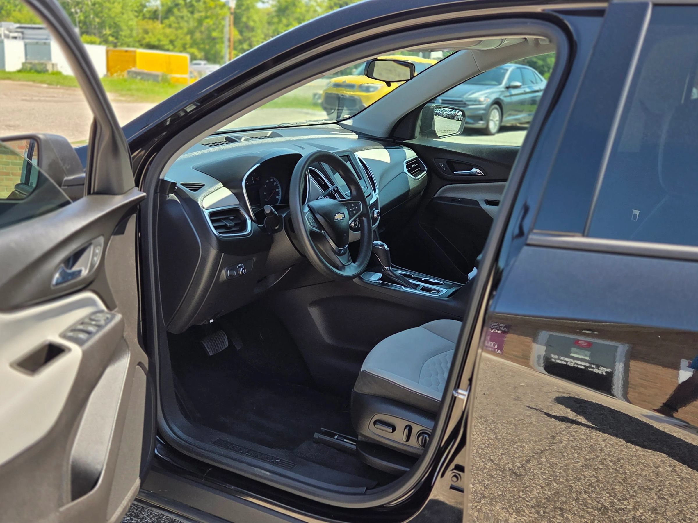 Used 2019 Chevrolet Equinox LS w/ LS Convenience Package FWD image 15