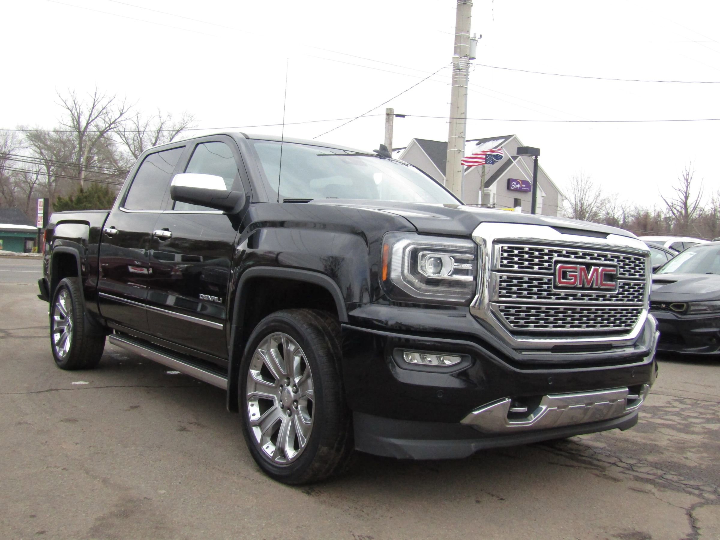 Used 2017 GMC Sierra 1500 Denali w/ Denali Ultimate Package AWD/4WD image 1