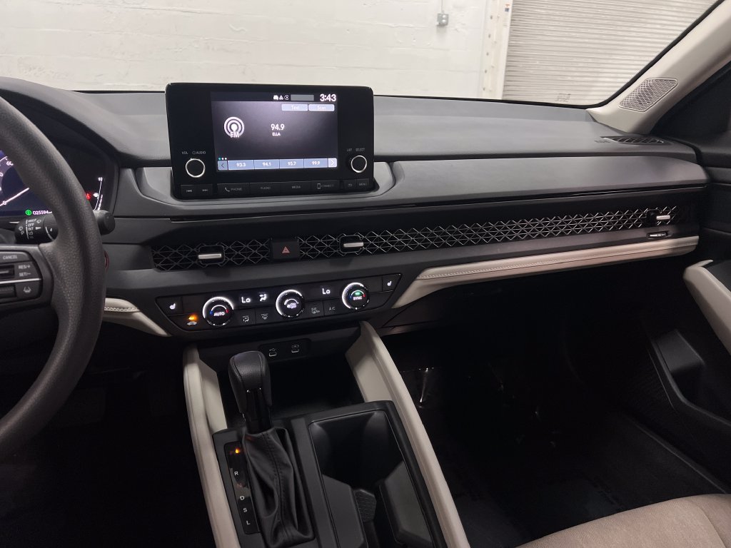 Used 2023 Honda Accord EX image 17