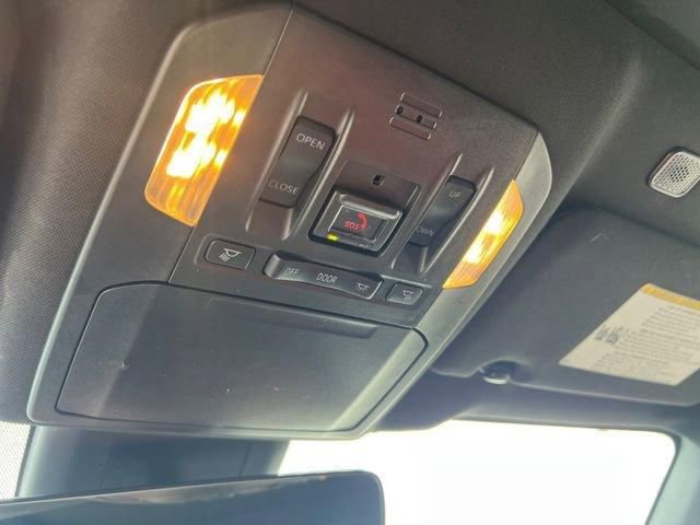 Used 2023 Toyota Highlander XSE image 24