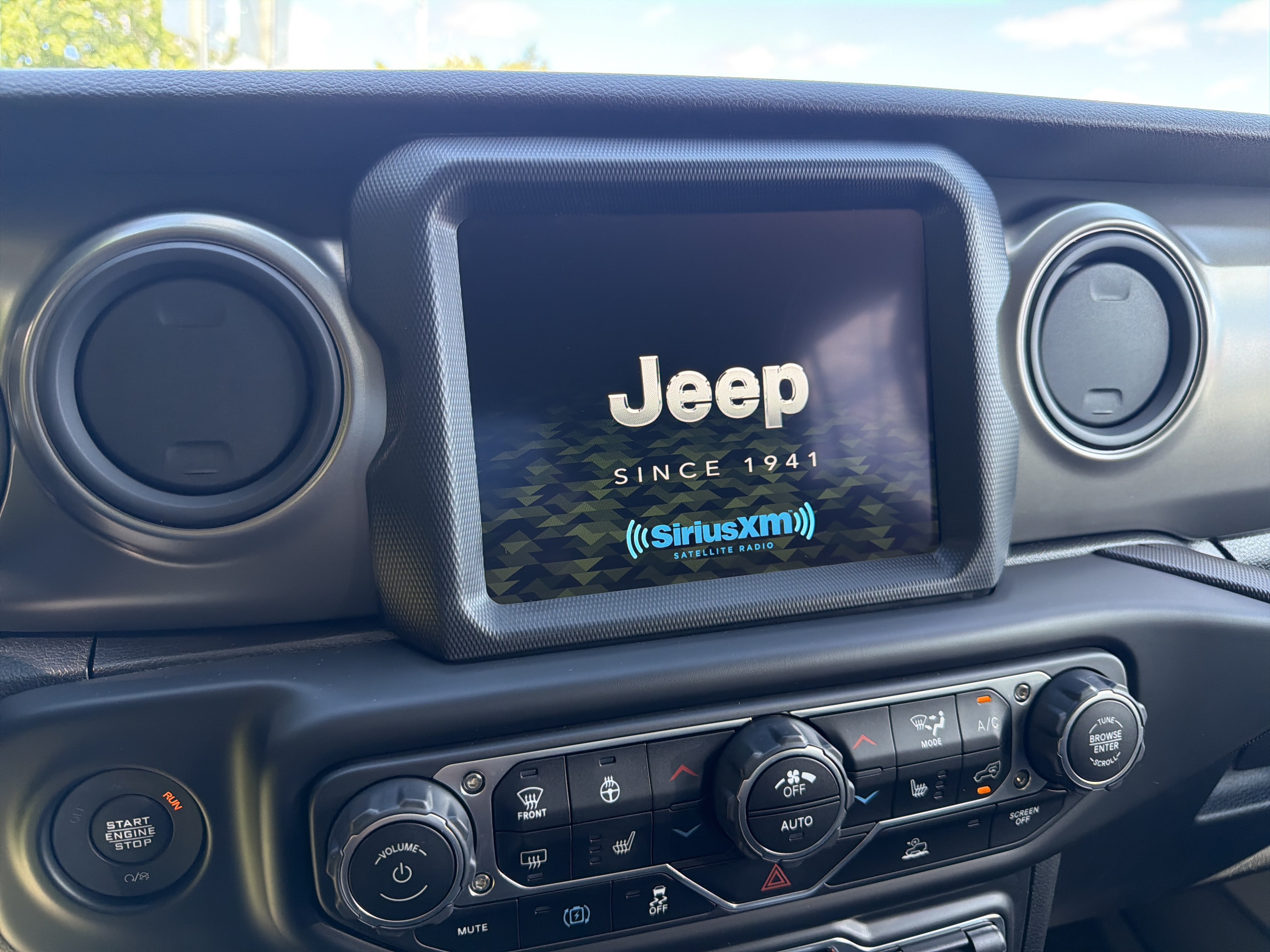 Used 2023 Jeep Wrangler Unlimited w/ Cold Weather Group AWD/4WD image 11