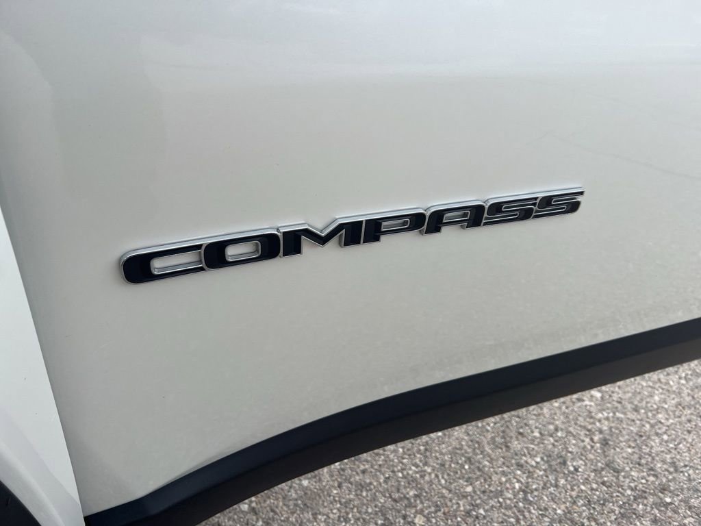 Used 2021 Jeep Compass Limited image 28