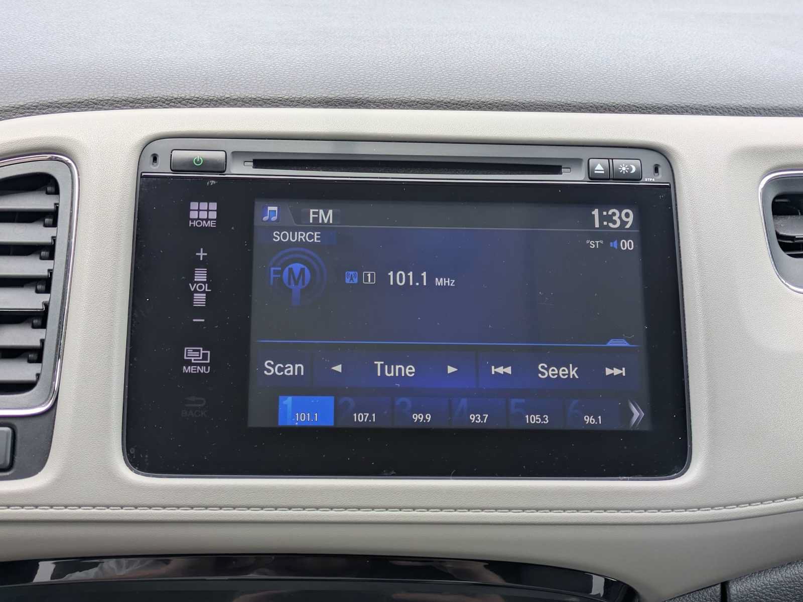 Used 2017 Honda HR-V EX image 29