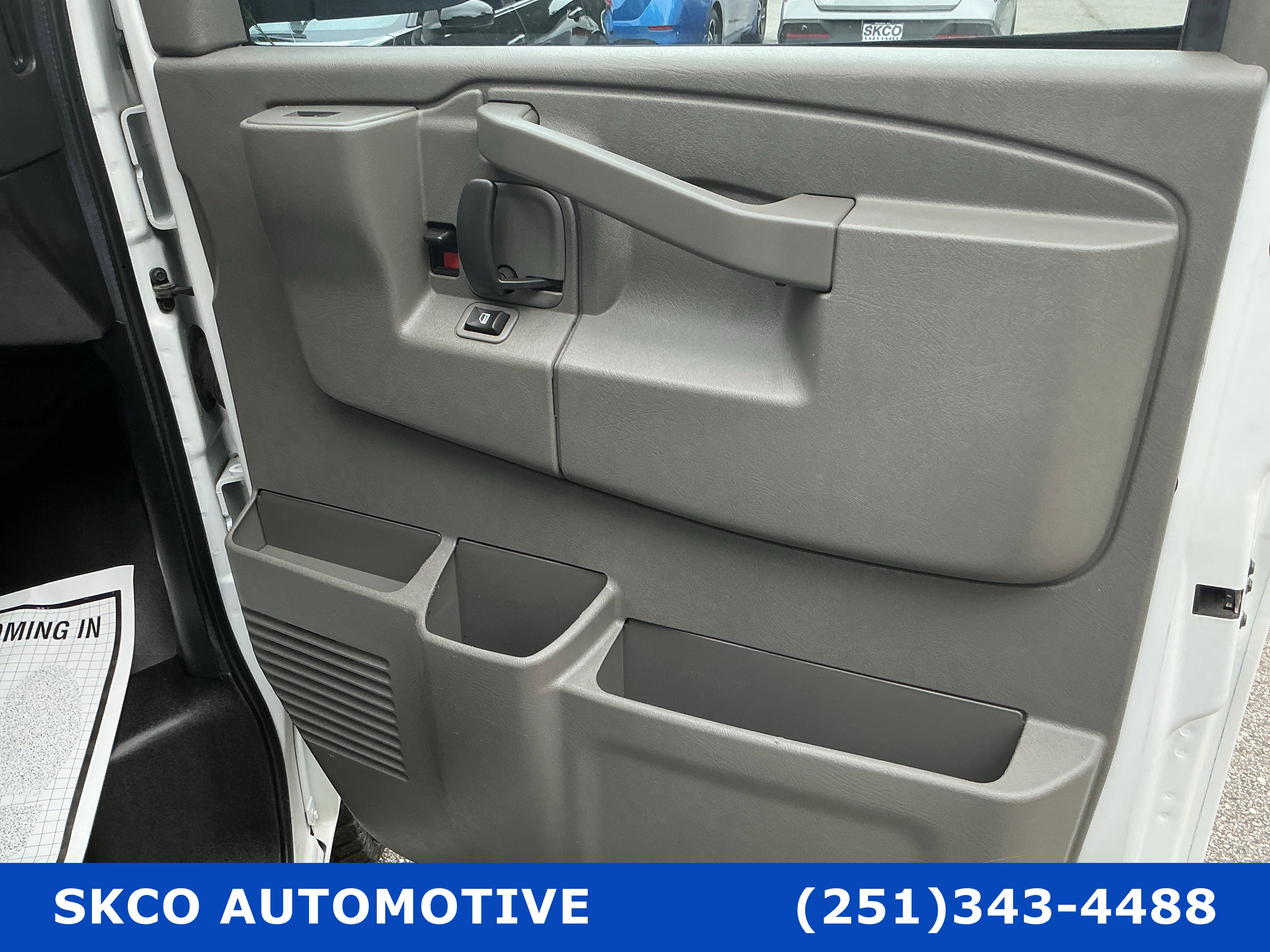 Used 2022 Chevrolet Express 2500 w/ Driver Convenience Package RWD image 12