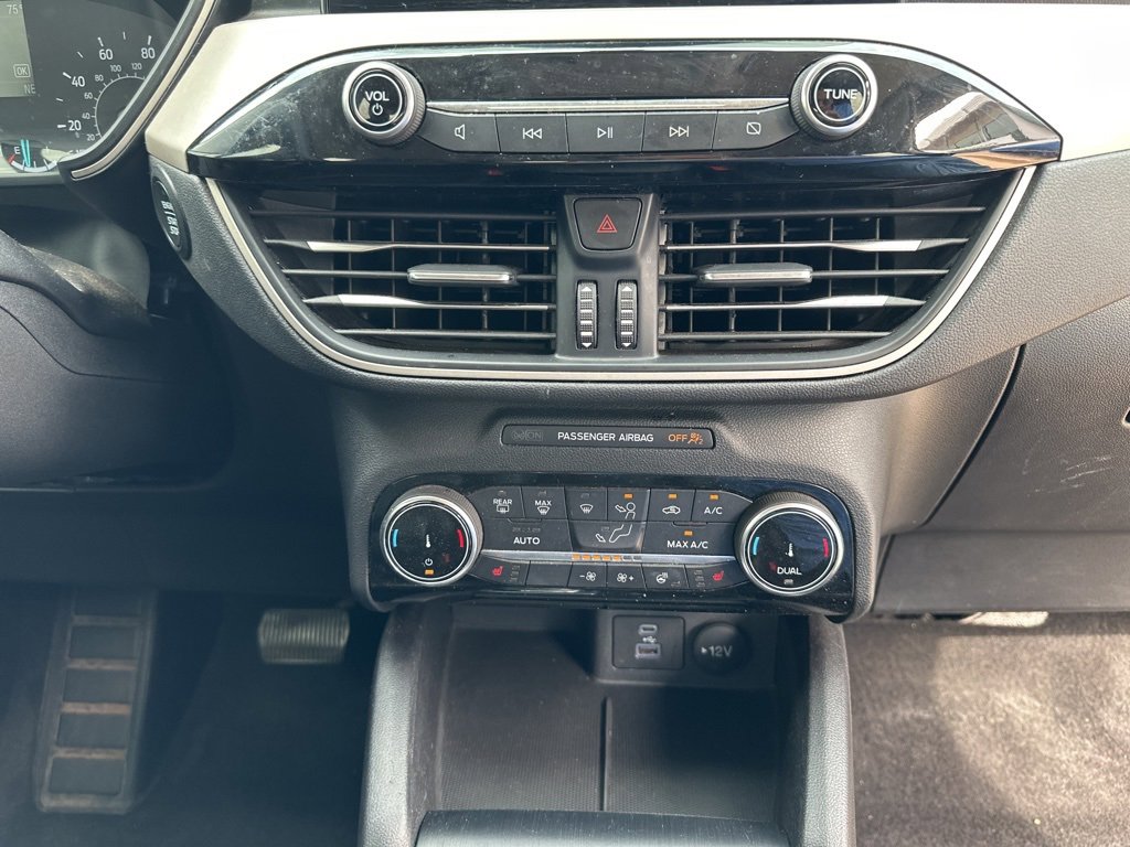 Used 2022 Ford Escape SEL image 18