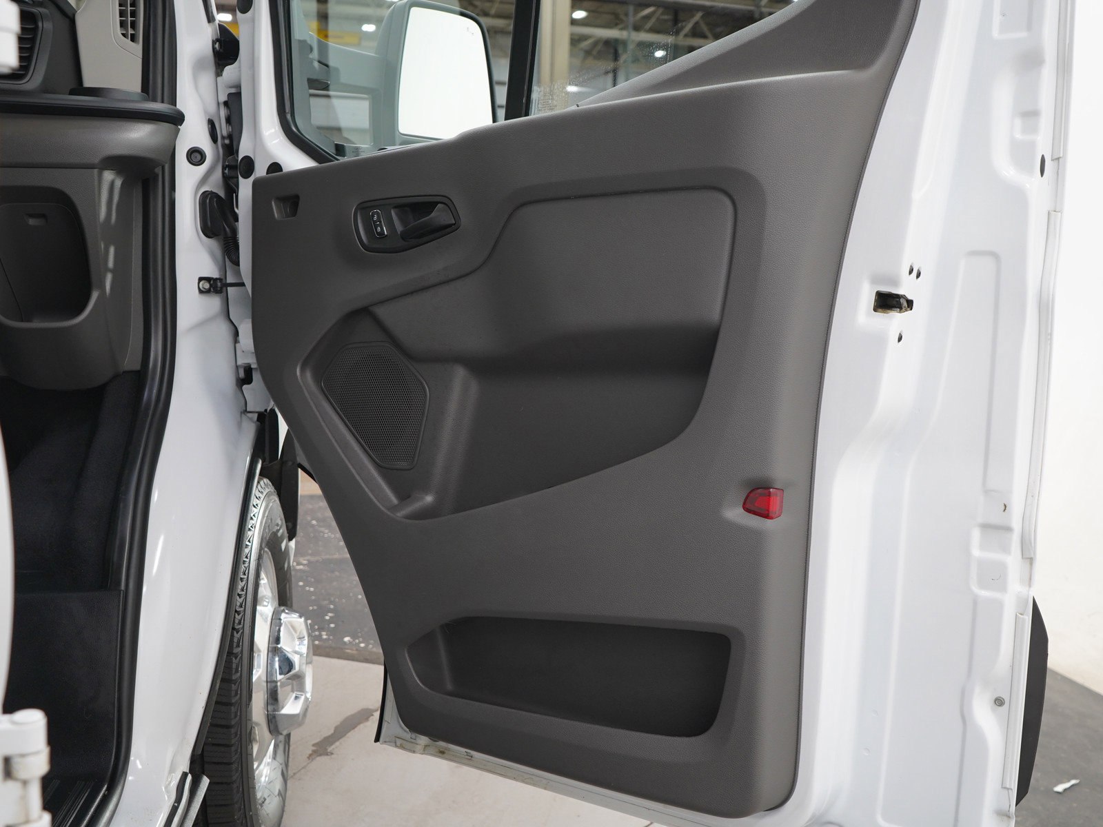 Used 2022 Ford Transit 350 XLT AWD/4WD image 9