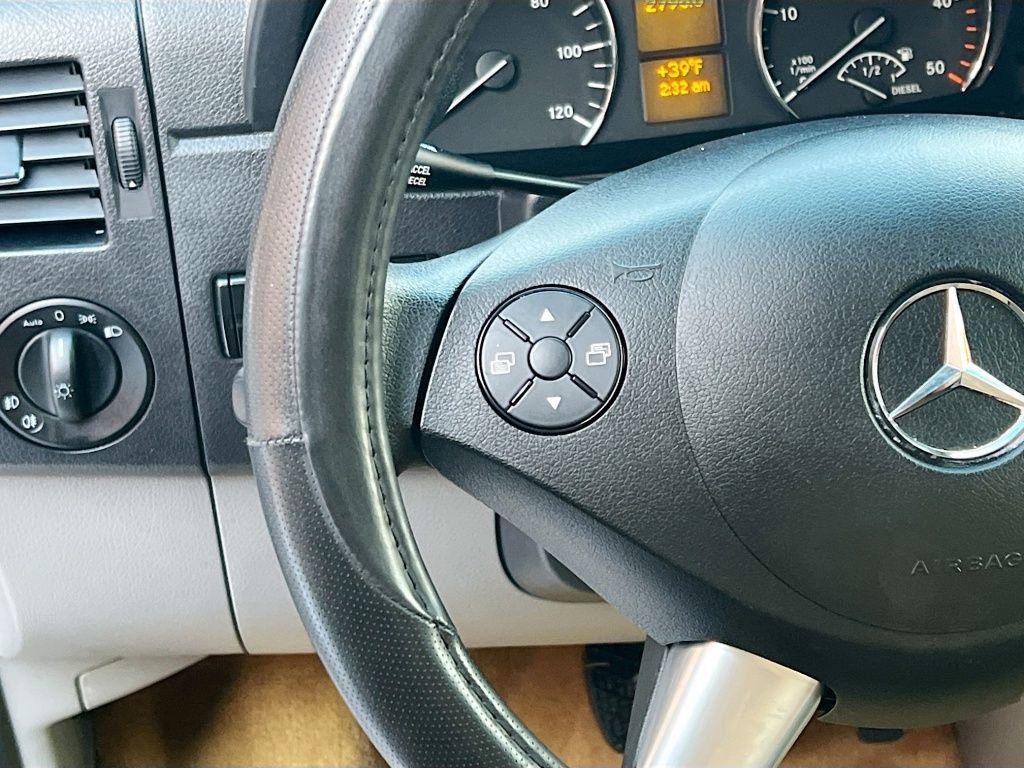 Used 2015 Mercedes-Benz Sprinter 2500 image 10