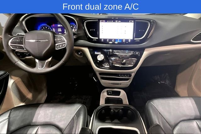 Used 2024 Chrysler Pacifica Touring-L image 10