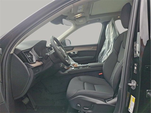 New 2026 Volvo XC90 B6 Plus w/ Protection Package Premier image 6