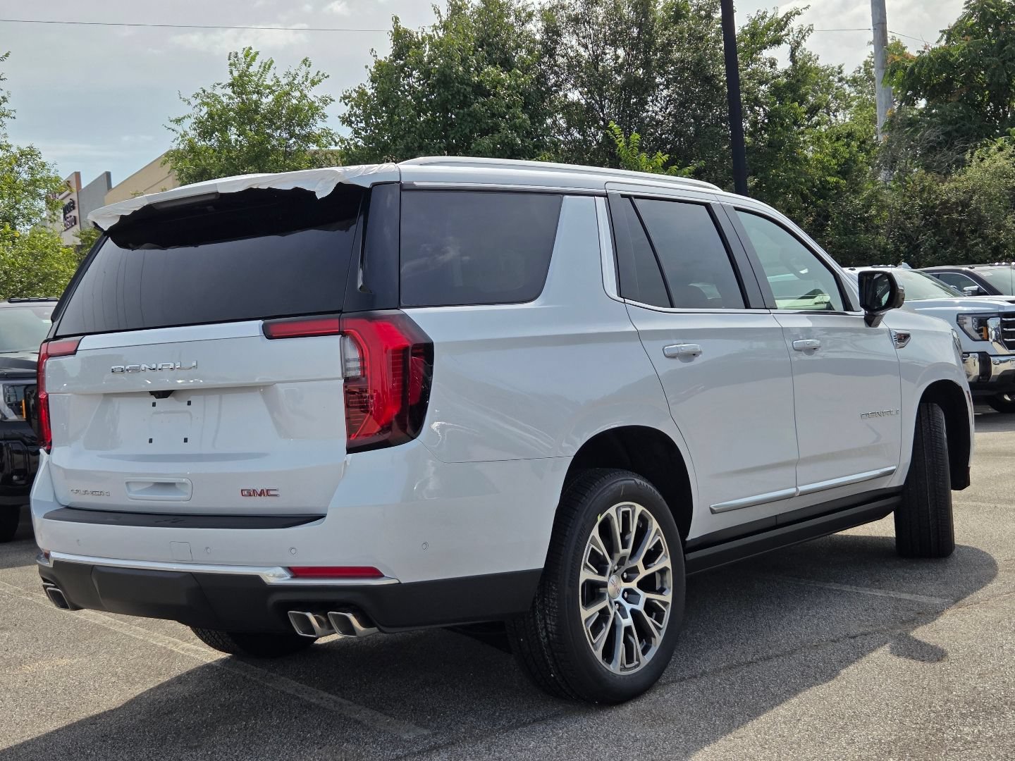 New 2026 GMC Yukon Denali w/ Sun & Power Step Package AWD/4WD image 20