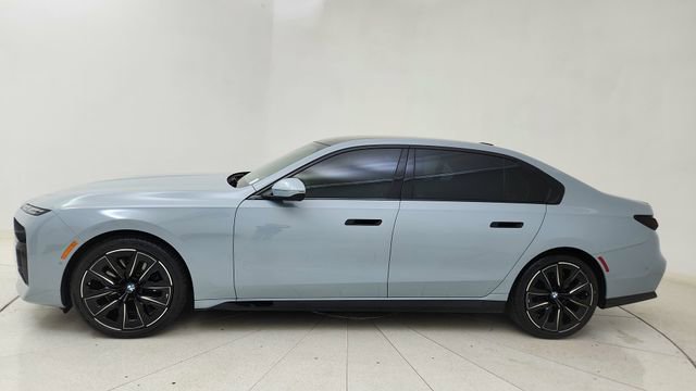 Used 2024 BMW 740i xDrive w/ Premium Package image 3