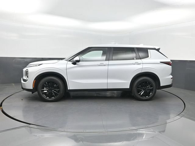 New 2026 Mitsubishi Outlander ES FWD video 3