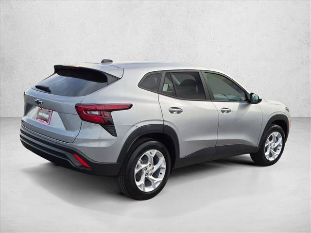 New 2026 Chevrolet Trax LS w/ LS Convenience Package FWD image 2