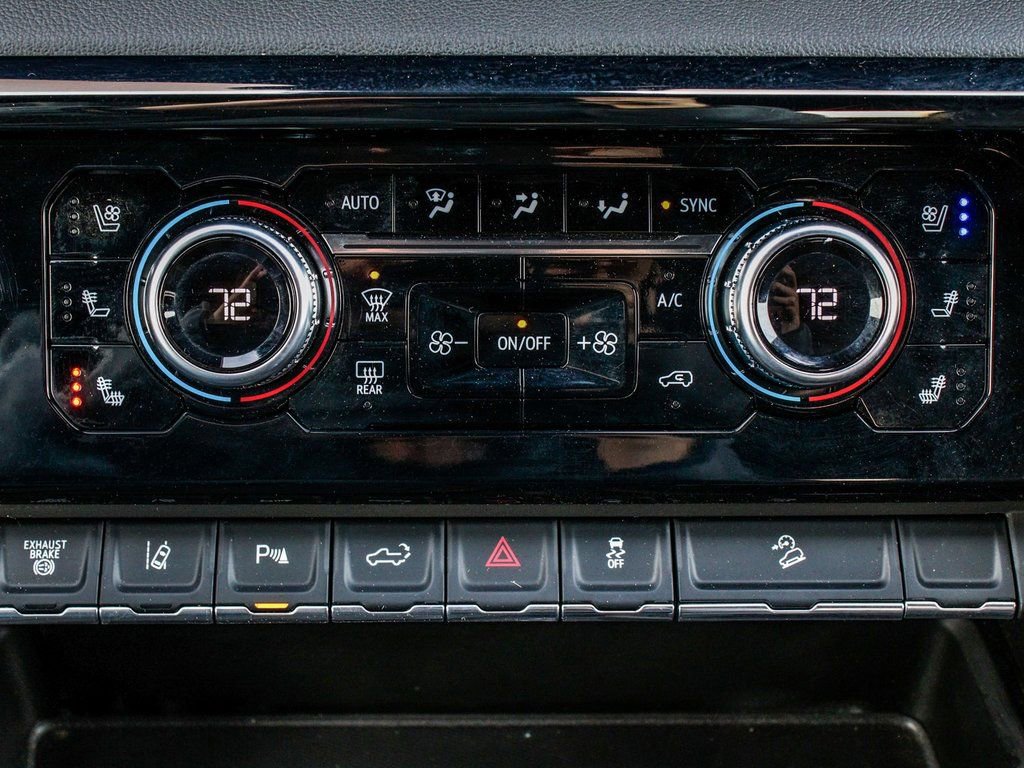 Used 2024 GMC Sierra 3500 AT4 w/ AT4 Premium Plus Package image 23