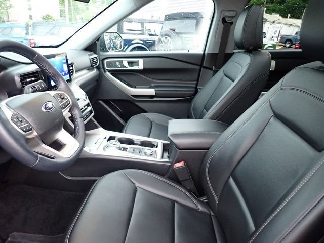 Certified 2023 Ford Explorer XLT w/ Equipment Group 202A AWD/4WD image 18
