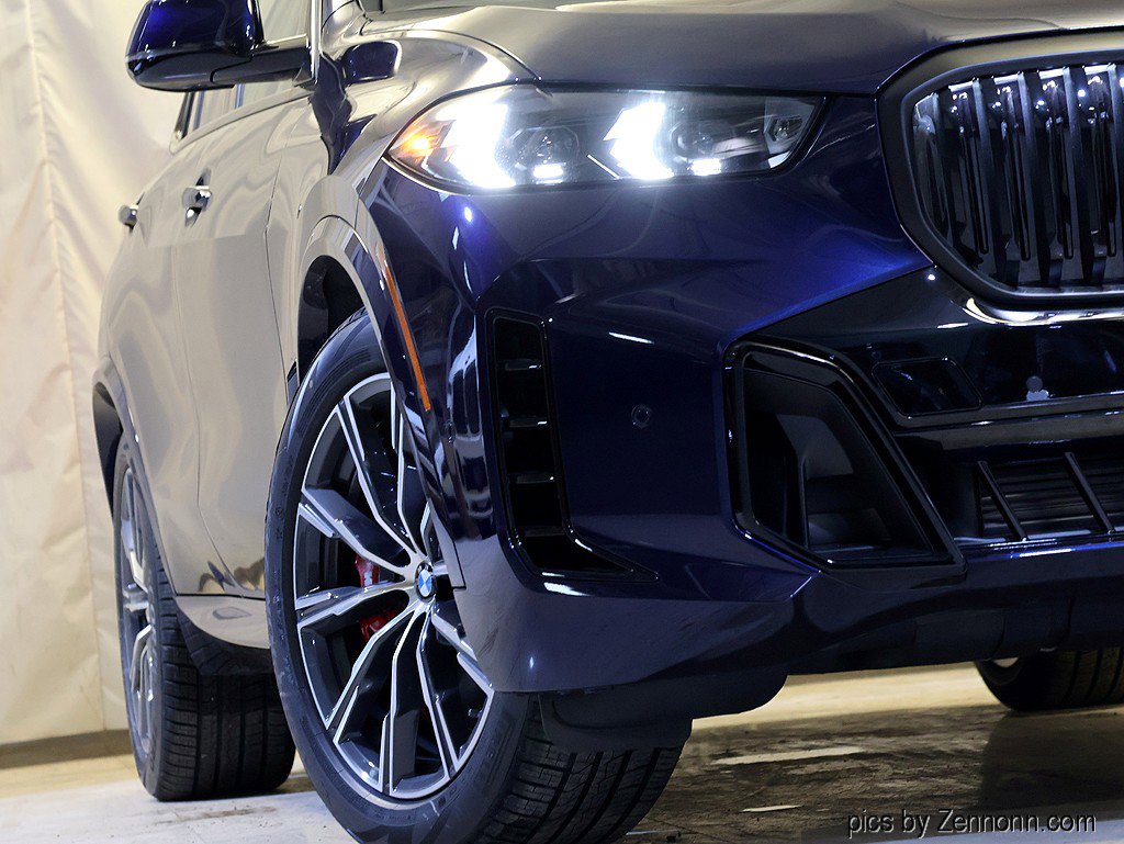New 2026 BMW X5 xDrive50e w/ M Sport Package AWD/4WD image 4