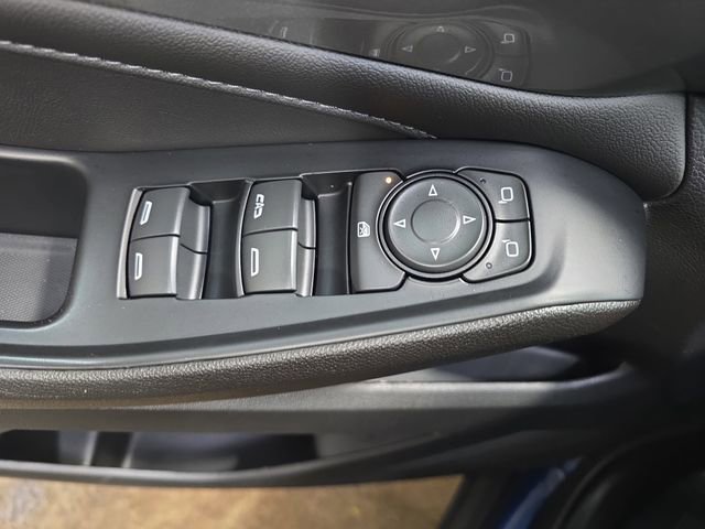 Used 2023 Chevrolet Traverse LT w/ Rear Camera Mirror Package image 32