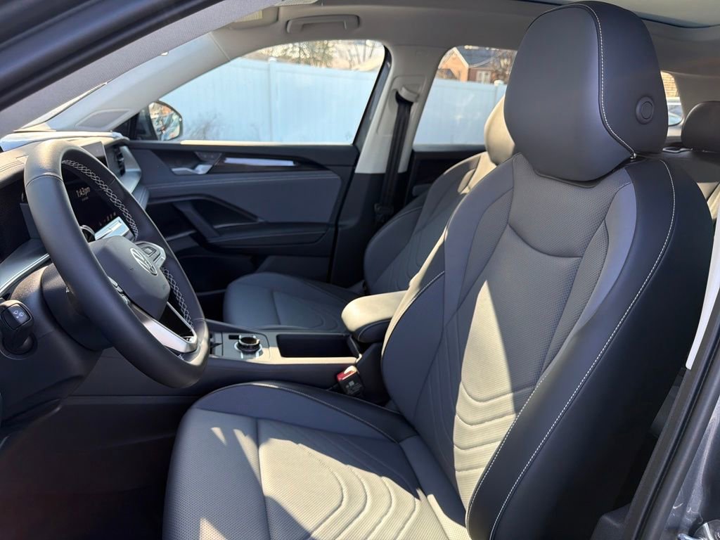 New 2026 Volkswagen Tiguan SE image 9