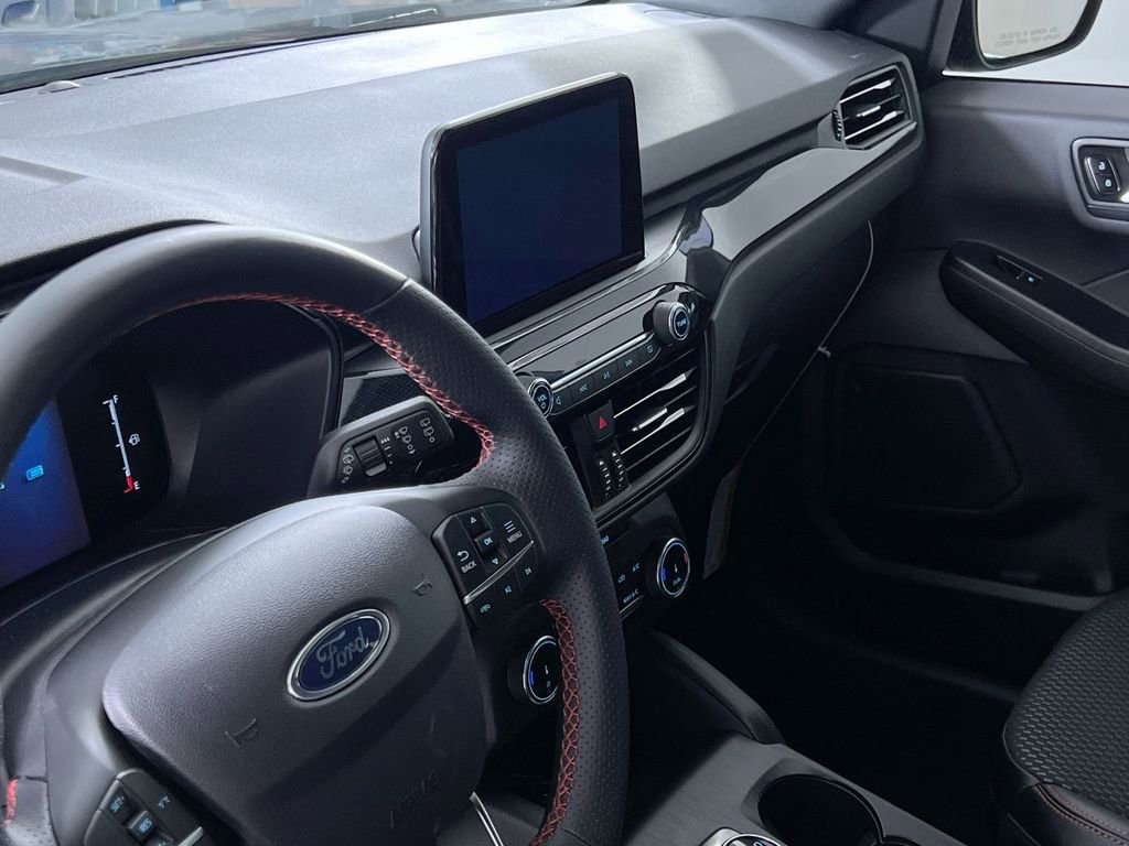 Used 2024 Ford Escape ST-Line w/ Equipment Group 301A image 27