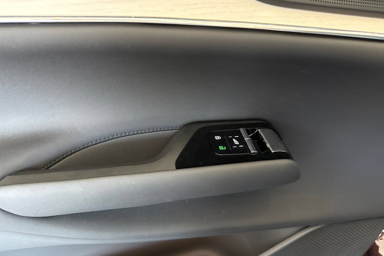 New 2026 Volvo EX90 Ultra AWD/4WD image 10