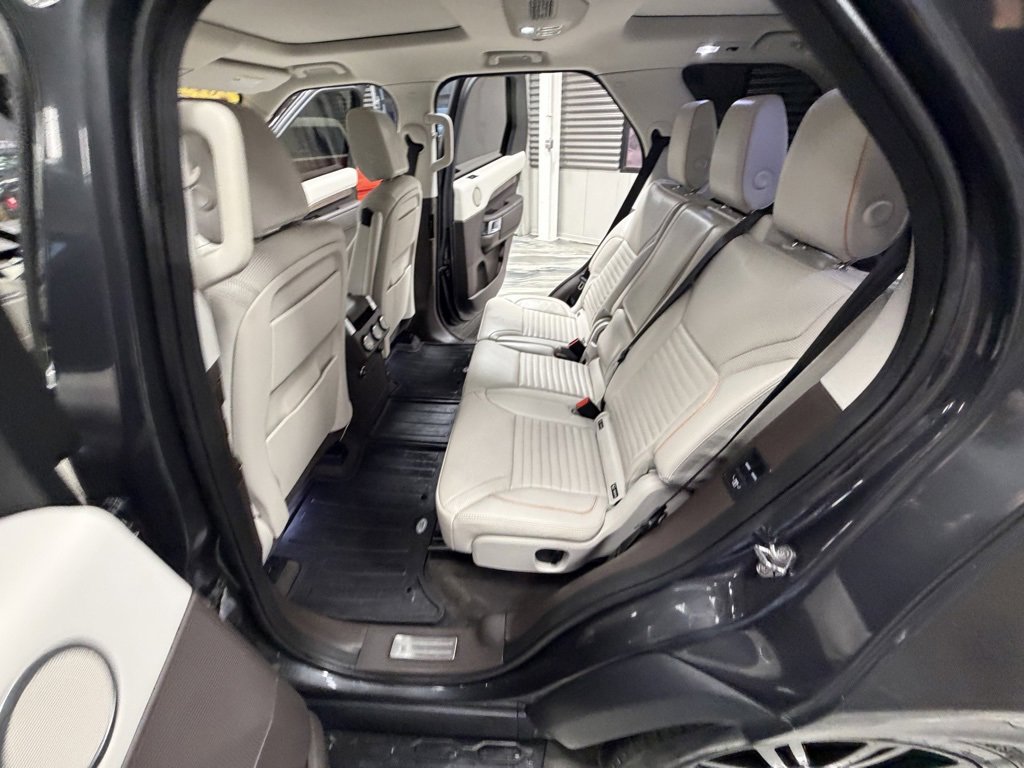 Used 2019 Land Rover Discovery HSE image 57