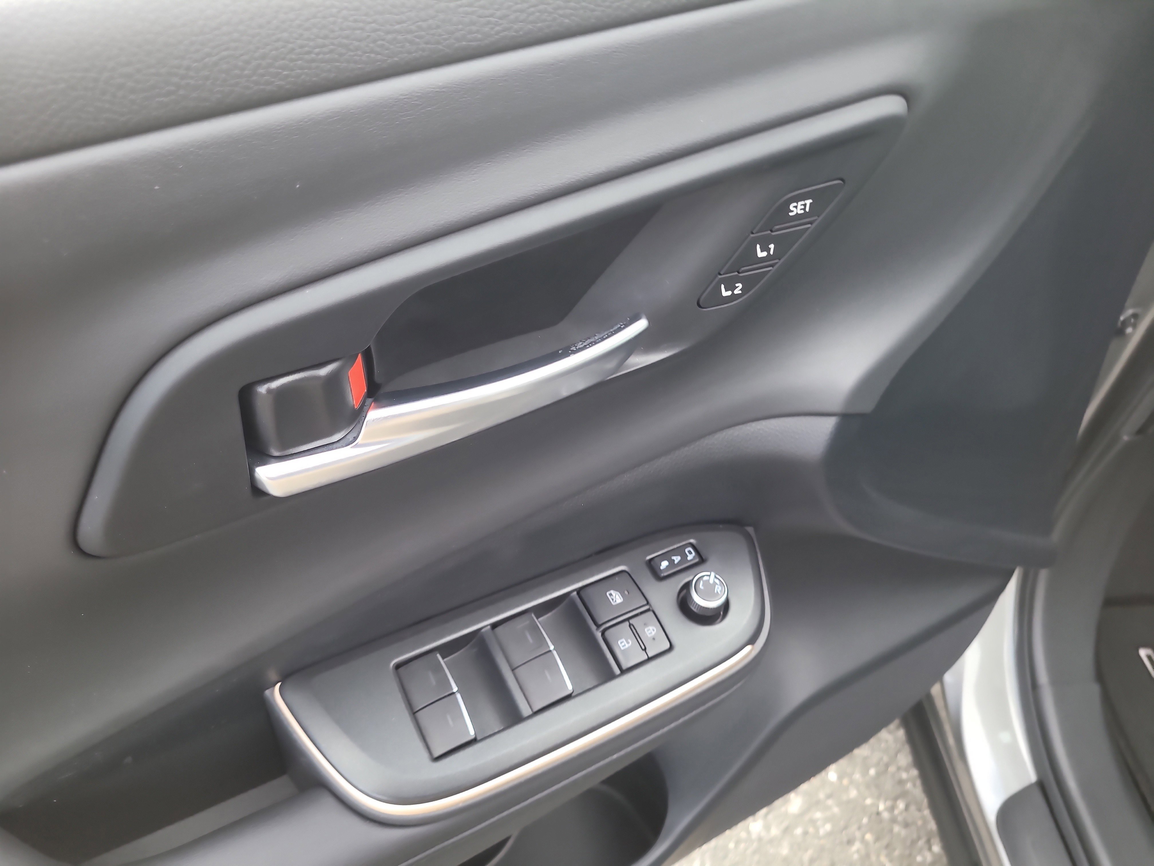 Certified 2023 Toyota Crown Limited image 17