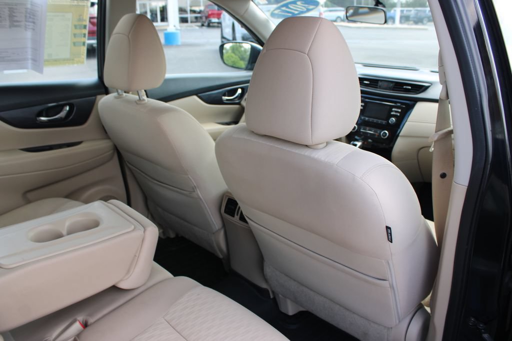 Used 2017 Nissan Rogue S FWD image 30