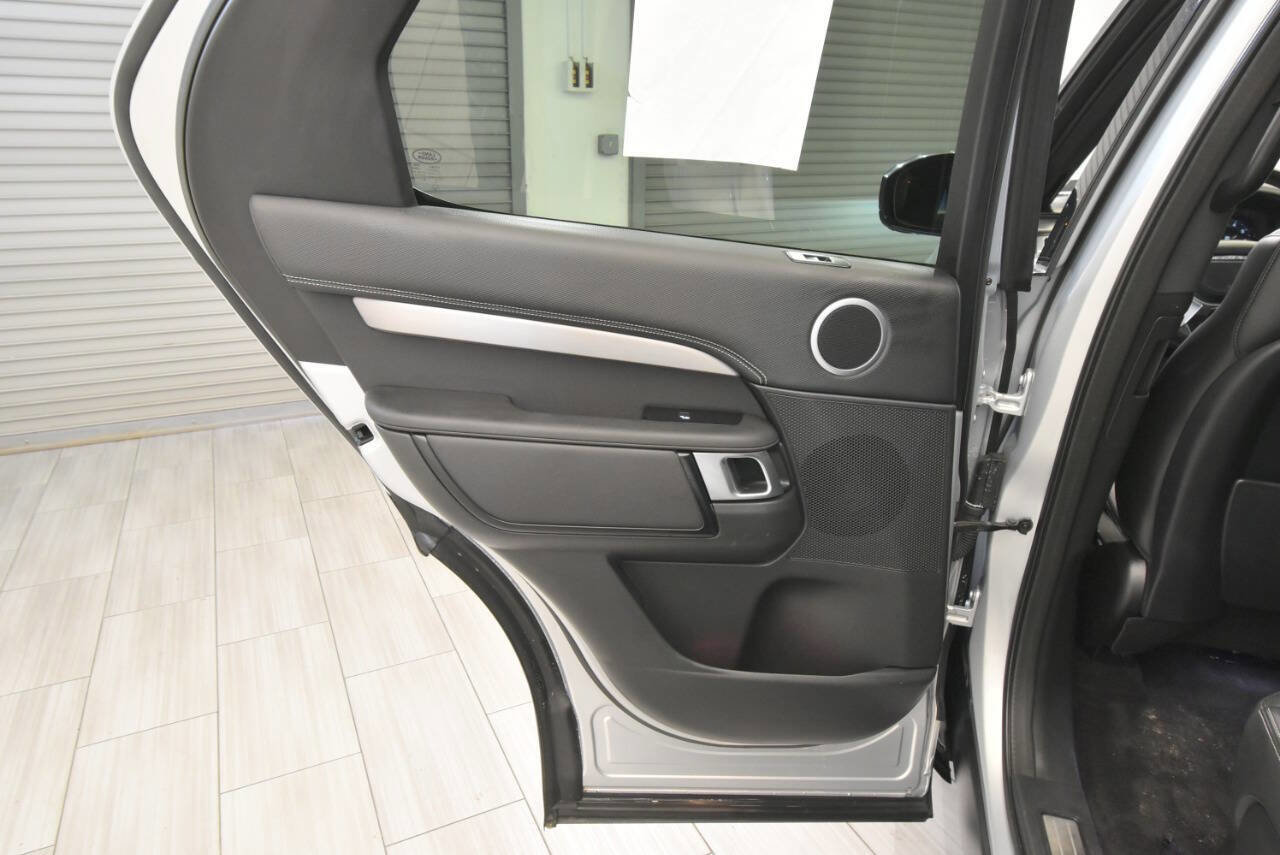 Used 2022 Land Rover Discovery HSE R-Dynamic image 17