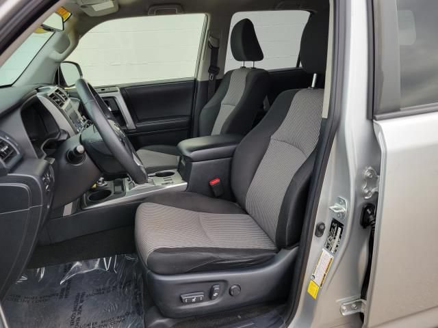 Used 2020 Toyota 4Runner SR5 AWD/4WD image 9