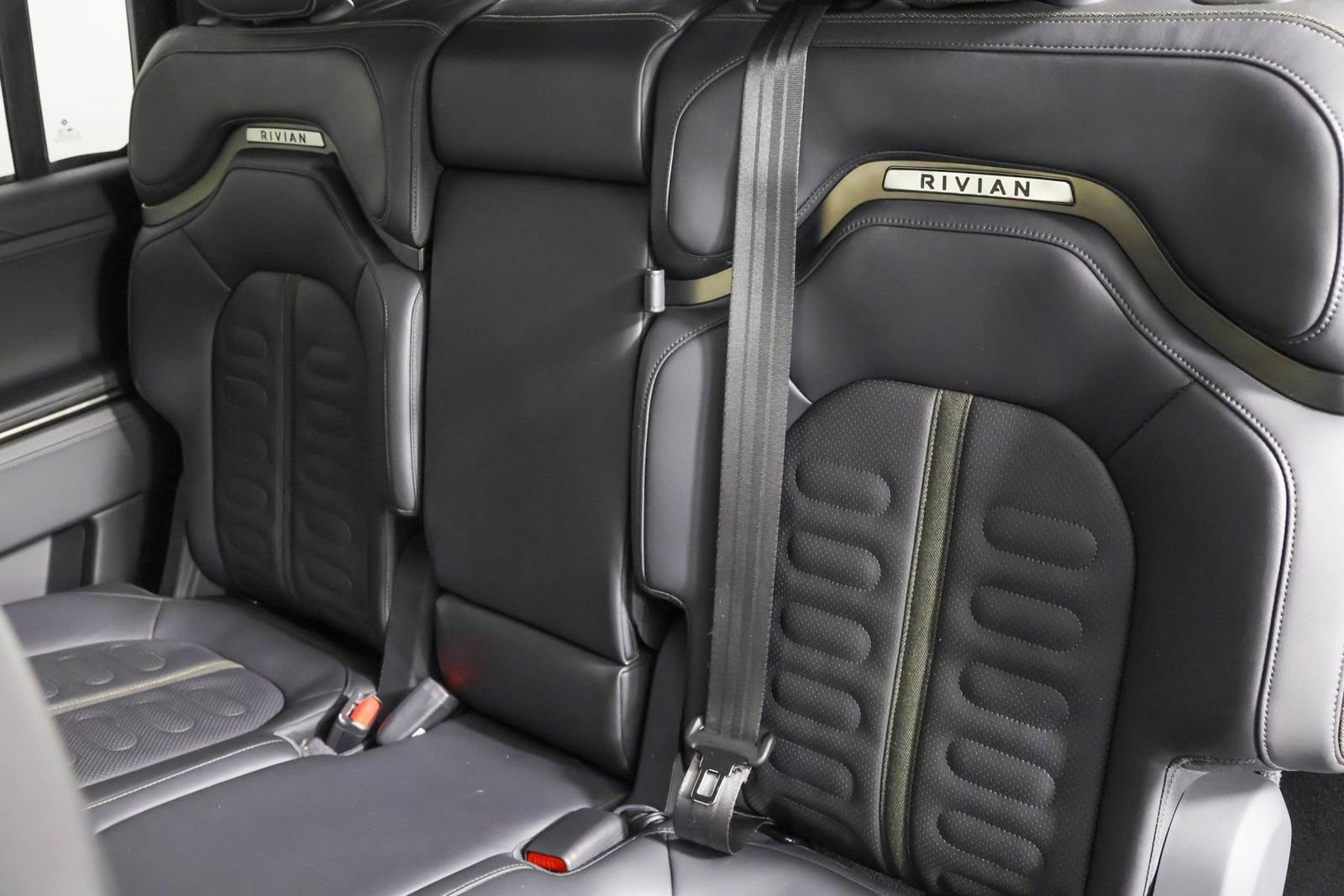 Used 2022 Rivian R1S Launch Edition AWD/4WD image 36